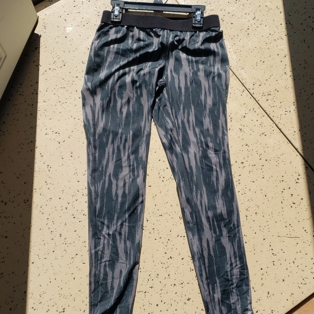 𝅺SOFFE dri low rise leggings women's size small black gray excellent condition